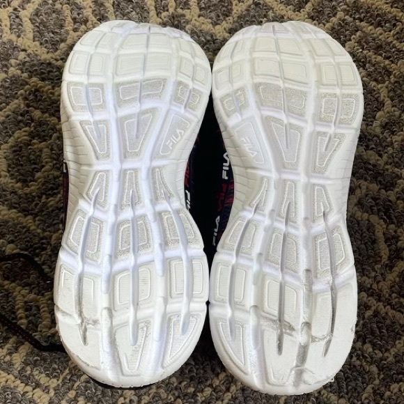 Fila size 11 mens - Picture 3 of 3